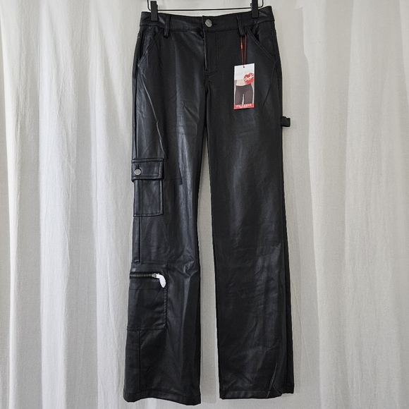 Hot Kiss P.U. Leather Cargo Mid Rise Pants in Black Junior's Size 7 - Picture 1 of 4